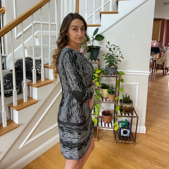 Maggy London Black Faux Leather Elbow Pads MIDI Dress - Picture 6 of 11